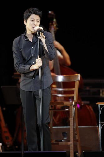 イ・ドンゴンの甘い歌声に酔いしれた時間「LEE DONG GUN 2008 DEBUT CONCERT IN JAPAN」