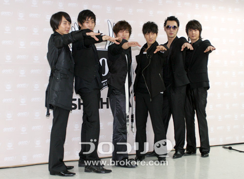 神話は終わらない！　 “SHINHWA MUST GO ON” 10th Anniversary live in seoul