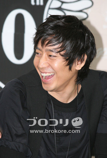 神話は終わらない！　 “SHINHWA MUST GO ON” 10th Anniversary live in seoul