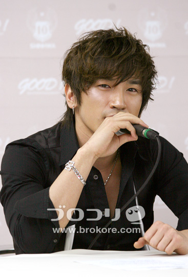 神話は終わらない！　 “SHINHWA MUST GO ON” 10th Anniversary live in seoul