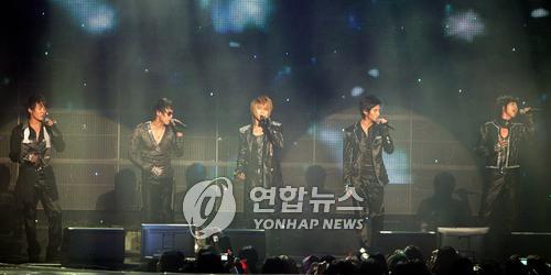 東方神起日本ツアーチケット、１秒で完売
