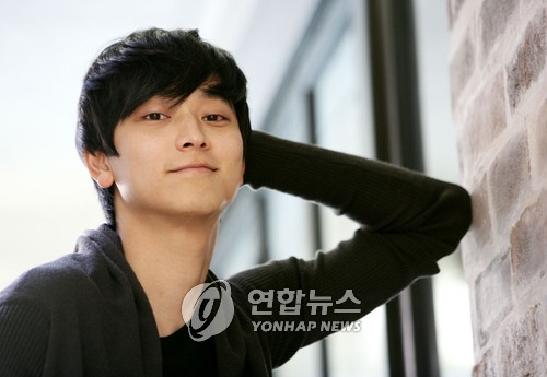 カン・ドンウォン、映画『田禹治』の主人公に