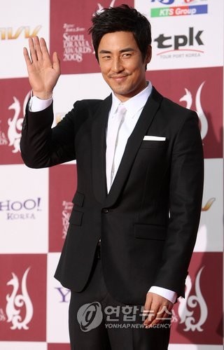 俳優キム・ソンス、3月に日本ファンミーティング