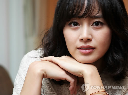 韓国ドラマ　女優　キム・テヒ　直筆サイン入写真2L アイリス　僕とスターの99日 韓国ドラマ 女優 キム・テヒ 直筆サイン入写真2L アイリス 僕と