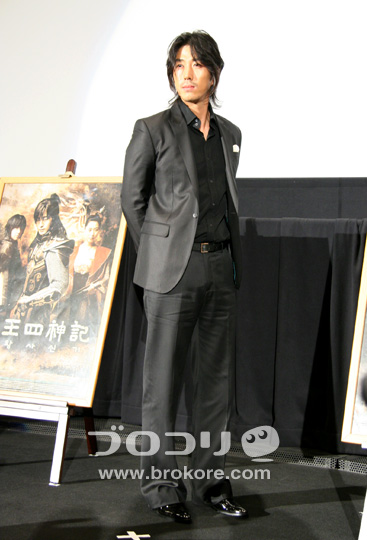 ユン・テヨン、「太王四神記」劇場公開で初日舞台挨拶